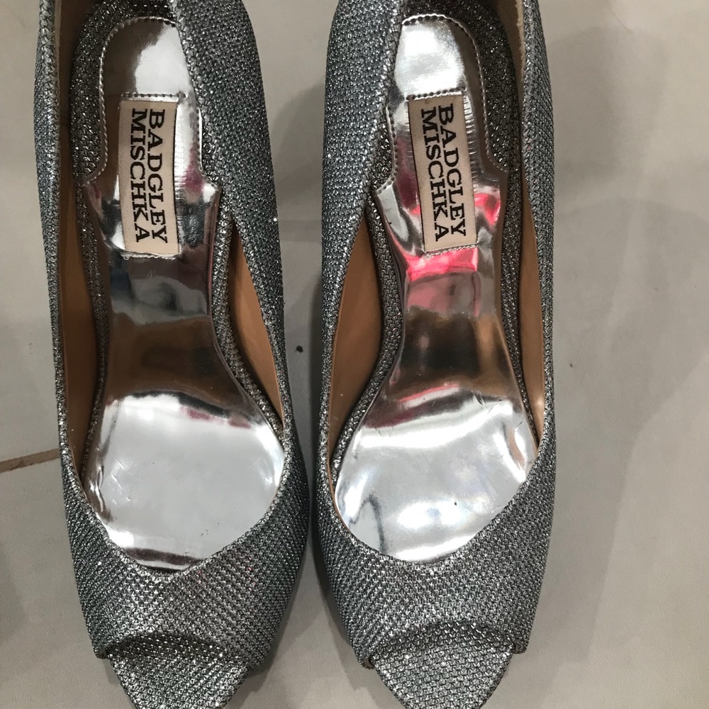 Badgley mischka glitter peep toe platform pumps